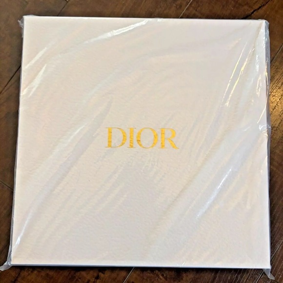 NWT ~ Authentic Dior puzzle 🧩 - Picture 2 of 5